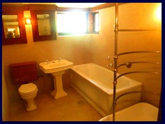 Robie House 38 - bathroom